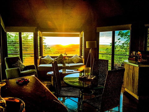 Mt Quincan Crater Retreat - Tourism Caloundra 2