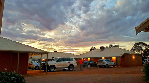 Mud Hut Motel - Tourism Caloundra 2