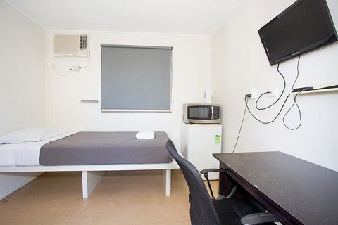 Mycow Accommodation Mackay - Tourism Caloundra 3