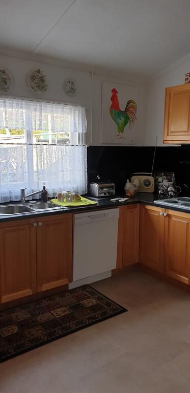 Nanas Place - Tourism Caloundra 2