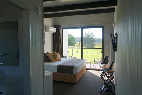 Narangba Motel (formerly Brisbane North B&B And Winery) - Tourism Caloundra 1