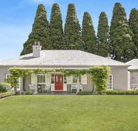 Nattai Lodge - house  cottage in beautiful garden - Tourism Caloundra