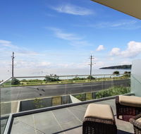 Nautilus 1 Luxury Retreat - Modern beachfront townhouse WiFi water views - Tourism Caloundra