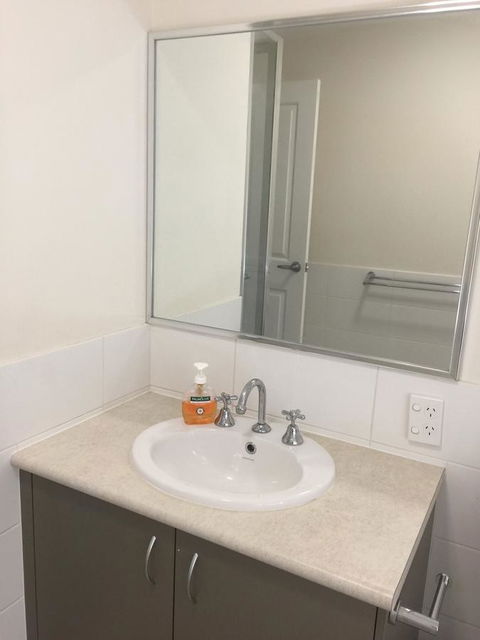 Holiday Home Near Perth City / Airport / Stadium / Casino - Tourism Caloundra 11