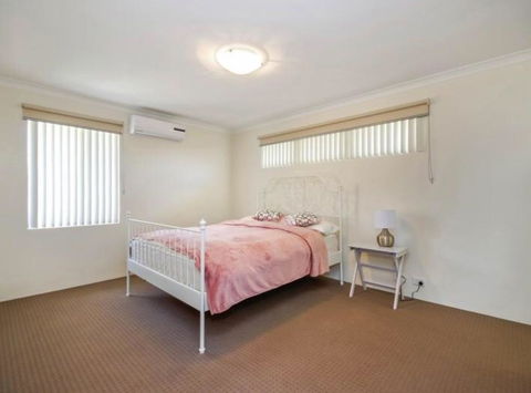 Holiday Home Near Perth City / Airport / Stadium / Casino - Tourism Caloundra 12