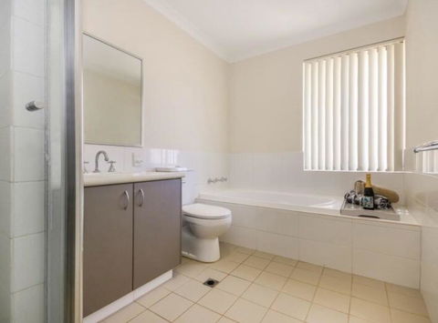 Holiday Home Near Perth City / Airport / Stadium / Casino - Tourism Caloundra 13