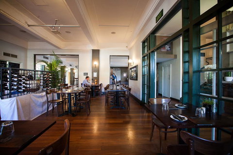 Captain Stirling Hotel - Tourism Caloundra 44