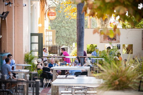 Captain Stirling Hotel - Tourism Caloundra 40