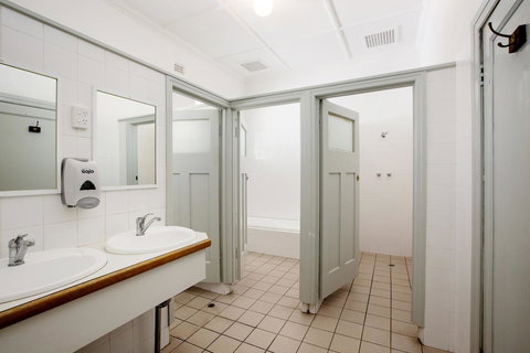 Captain Stirling Hotel - Tourism Caloundra 10