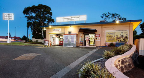 Captain Stirling Hotel - Tourism Caloundra 24