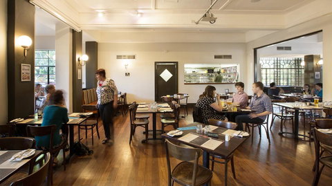 Captain Stirling Hotel - Tourism Caloundra 15