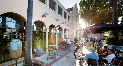 Captain Stirling Hotel - Tourism Caloundra 19