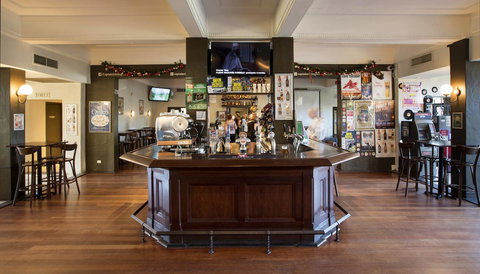 Captain Stirling Hotel - Tourism Caloundra 12