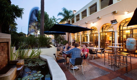 Captain Stirling Hotel - Tourism Caloundra 21