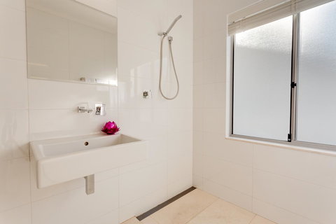 Cottesloe Contemporary Villa - Tourism Caloundra 7