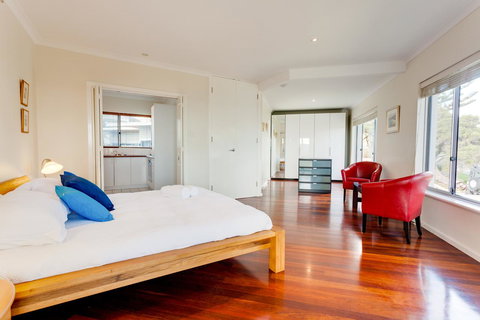 Cottesloe Contemporary Villa - Tourism Caloundra 4