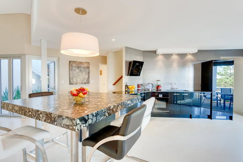 Cottesloe Contemporary Villa - Tourism Caloundra 3