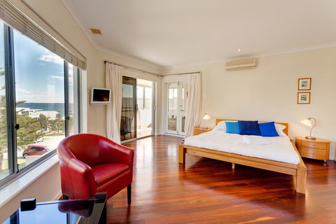 Cottesloe Contemporary Villa - Tourism Caloundra 0