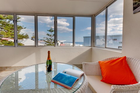 Cottesloe Contemporary Villa - Tourism Caloundra 1