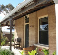 Hotham Ridge Winery and Cottages - Tourism Caloundra