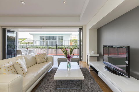 Gallery Serviced Apartments - Tourism Caloundra 18