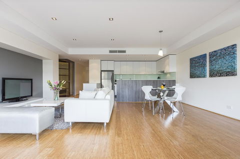 Gallery Serviced Apartments - Tourism Caloundra 3