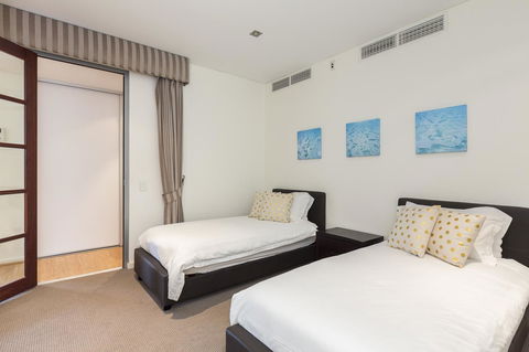 Gallery Serviced Apartments - Tourism Caloundra 9