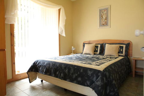 Riverside Retreat Chalets, Walpole - Tourism Caloundra 7