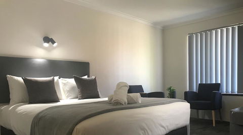 Hotel Clipper - Tourism Caloundra 0