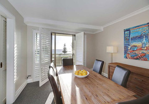 Salty Kiss - Tourism Caloundra 3