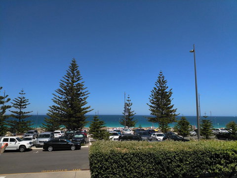 Salty Kiss - Tourism Caloundra 0