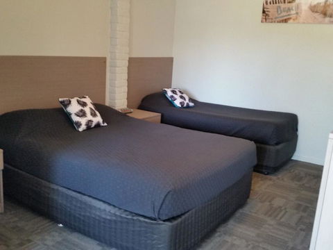 Mandurah Foreshore Motel - Tourism Caloundra 7