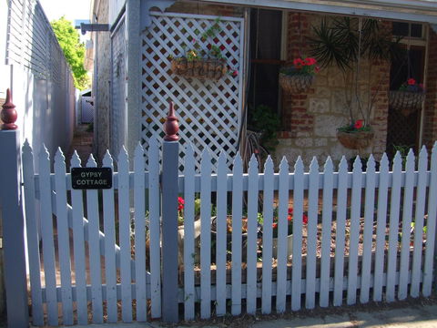 Gypsy Cottage - Tourism Caloundra 10