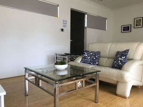 Gerring Court With Free 1 Car Bay Parking - Tourism Caloundra 14