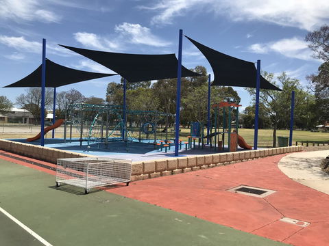 Gerring Court With Free 1 Car Bay Parking - Tourism Caloundra 21