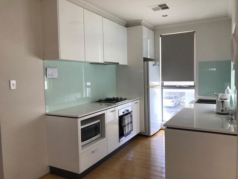 Gerring Court With Free 1 Car Bay Parking - Tourism Caloundra 8