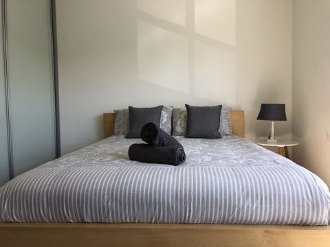 Gerring Court With Free 1 Car Bay Parking - Tourism Caloundra 0