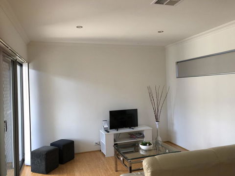 Gerring Court With Free 1 Car Bay Parking - Tourism Caloundra 13