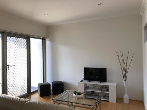 Gerring Court With Free 1 Car Bay Parking - Tourism Caloundra 12