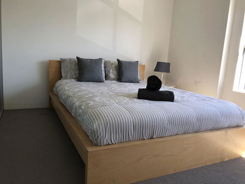 Gerring Court With Free 1 Car Bay Parking - Tourism Caloundra 1