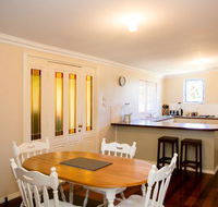 Yvonnes Rest Holiday Home - Tourism Caloundra