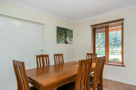 Coranda Lodge - Tourism Caloundra 19