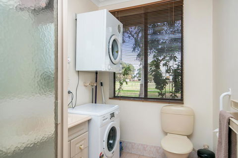 Coranda Lodge - Tourism Caloundra 8