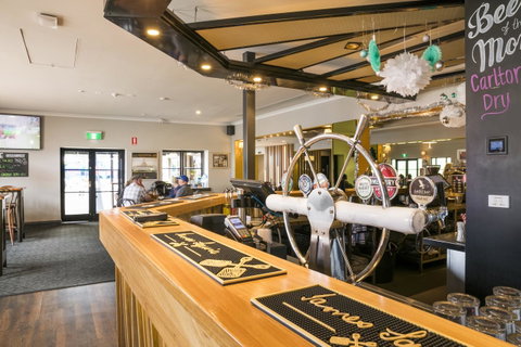 Nightcap At The Ship Inn - Tourism Caloundra 13