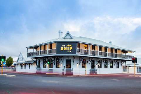 Nightcap At The Ship Inn - Tourism Caloundra 4
