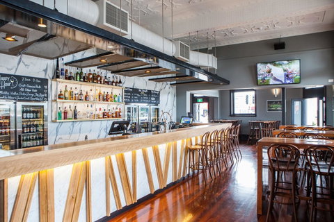 Nightcap At The Ship Inn - Tourism Caloundra 34
