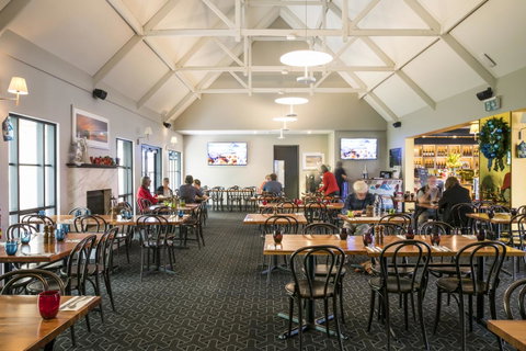 Nightcap At The Ship Inn - Tourism Caloundra 39