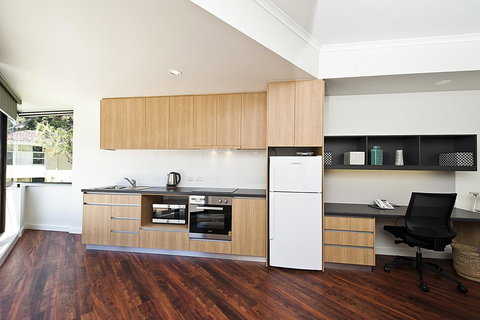 St Catherine\'s On Park - Tourism Caloundra 3