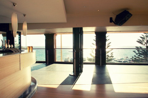 Cottesloe Beach Hotel - Tourism Caloundra 14