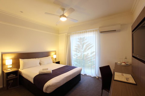 Cottesloe Beach Hotel - Tourism Caloundra 24